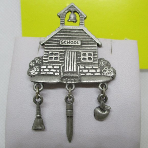 LCD Brooch Lindsay Claire Designs Brooch LCD School Brooch LCD Pewter School - Picture 1 of 5